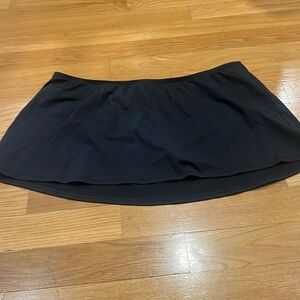 Chaps women’s black swim skirt size 18W.